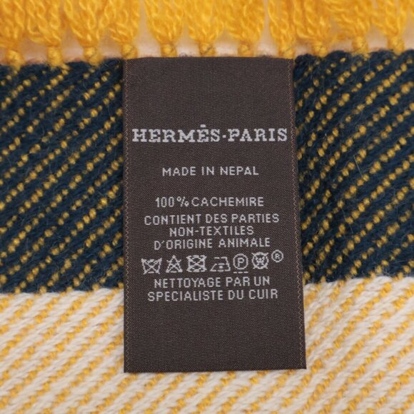 HERMES Cream Scarf - Picture 5 of 7